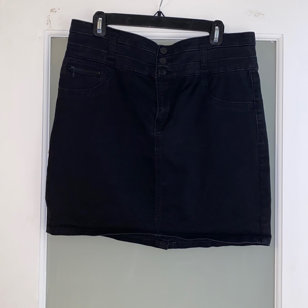 High waist Black denim mini skirt